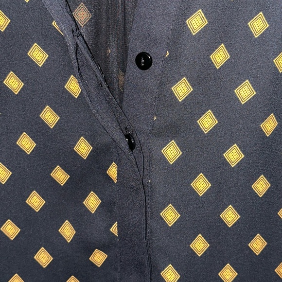 H&M Dress with Lower Back Hem. Size 6. - Picture 2 of 9